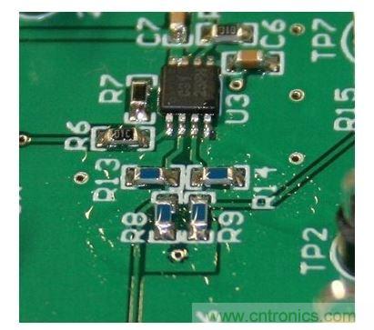  即為殘留過(guò)多數(shù)量焊劑的 PCB。