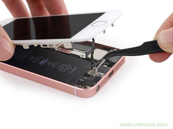 有什么地方?jīng)]有變？iPhone SE真機(jī)拆解