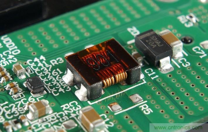 拆解對比：系出同門，小米、紫米無線充電器的差別有多大？